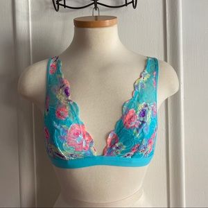 ❌SOLD❌Victoria’s Secret PINK Lace Bralette Size S